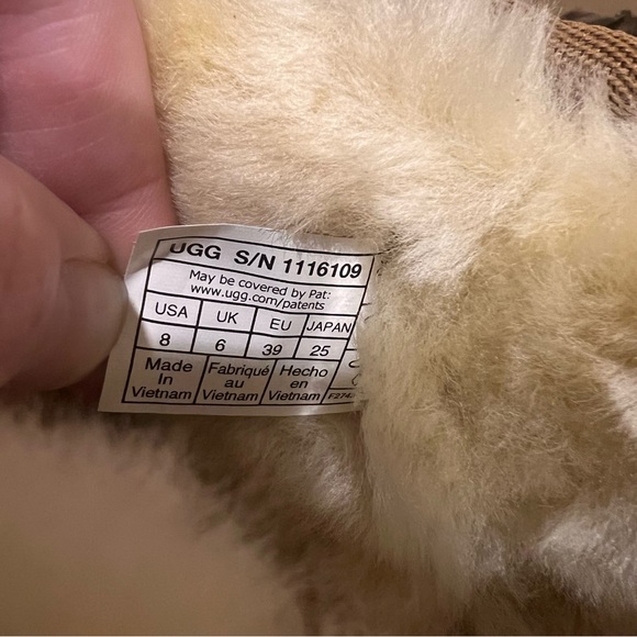 SOLD Ultra Mini UGG - Picture 8 of 8